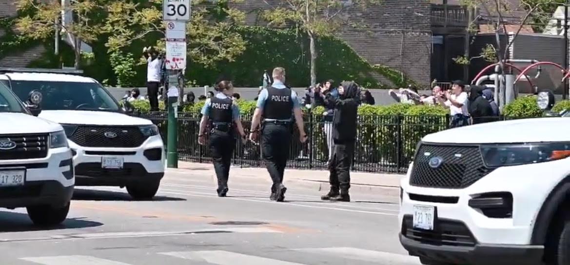 Chicago’s Cinco De Mayo Parade Canceled as Explosive Fight Between the Latin Kings and Rival Gang, Satan’s Disciples Takes Place in the Afternoon (VIDEO) |  Gate Expert