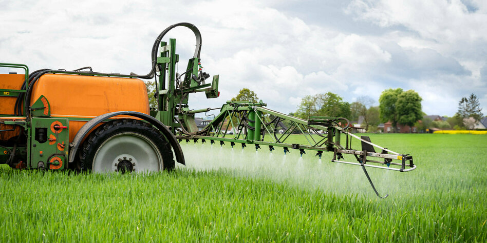 Half Pesticides: Özdemir’s Vague Plans